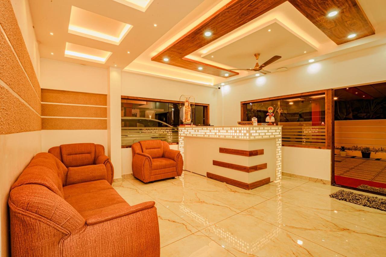 Marina Suites Airport Hotel Kochi 외부 사진