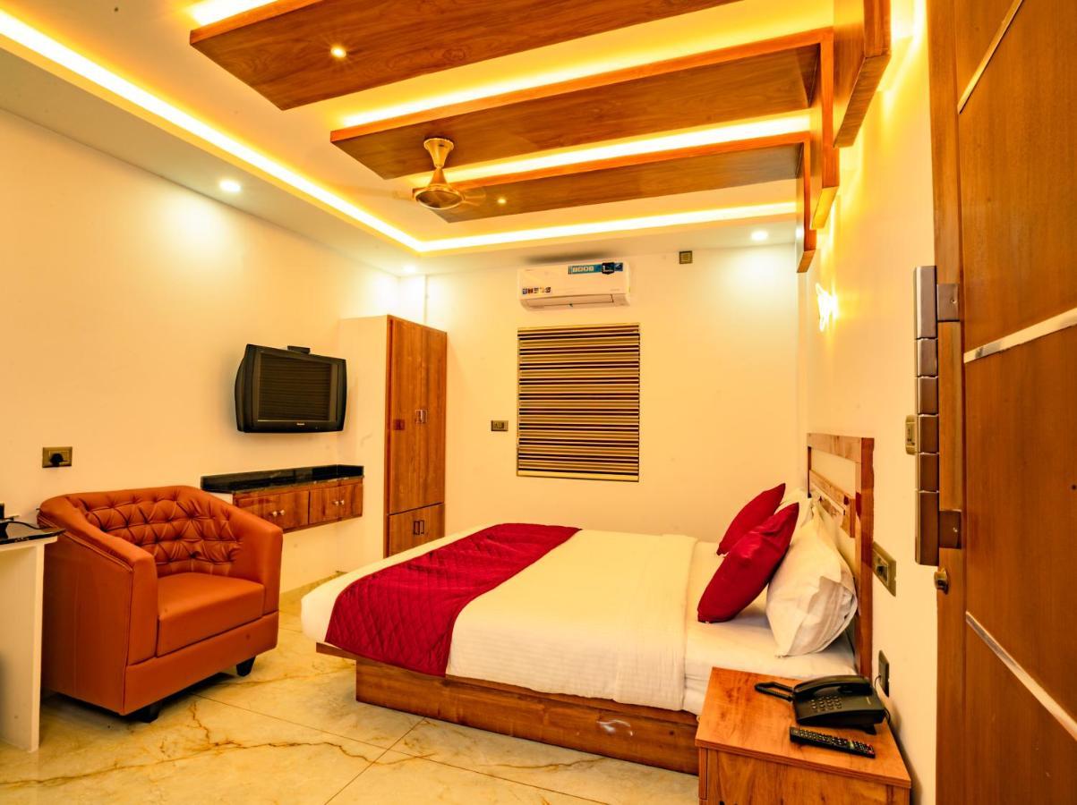 Marina Suites Airport Hotel Kochi 외부 사진