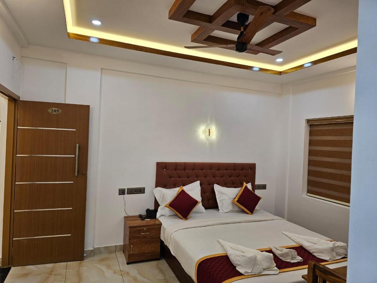 Marina Suites Airport Hotel Kochi 외부 사진