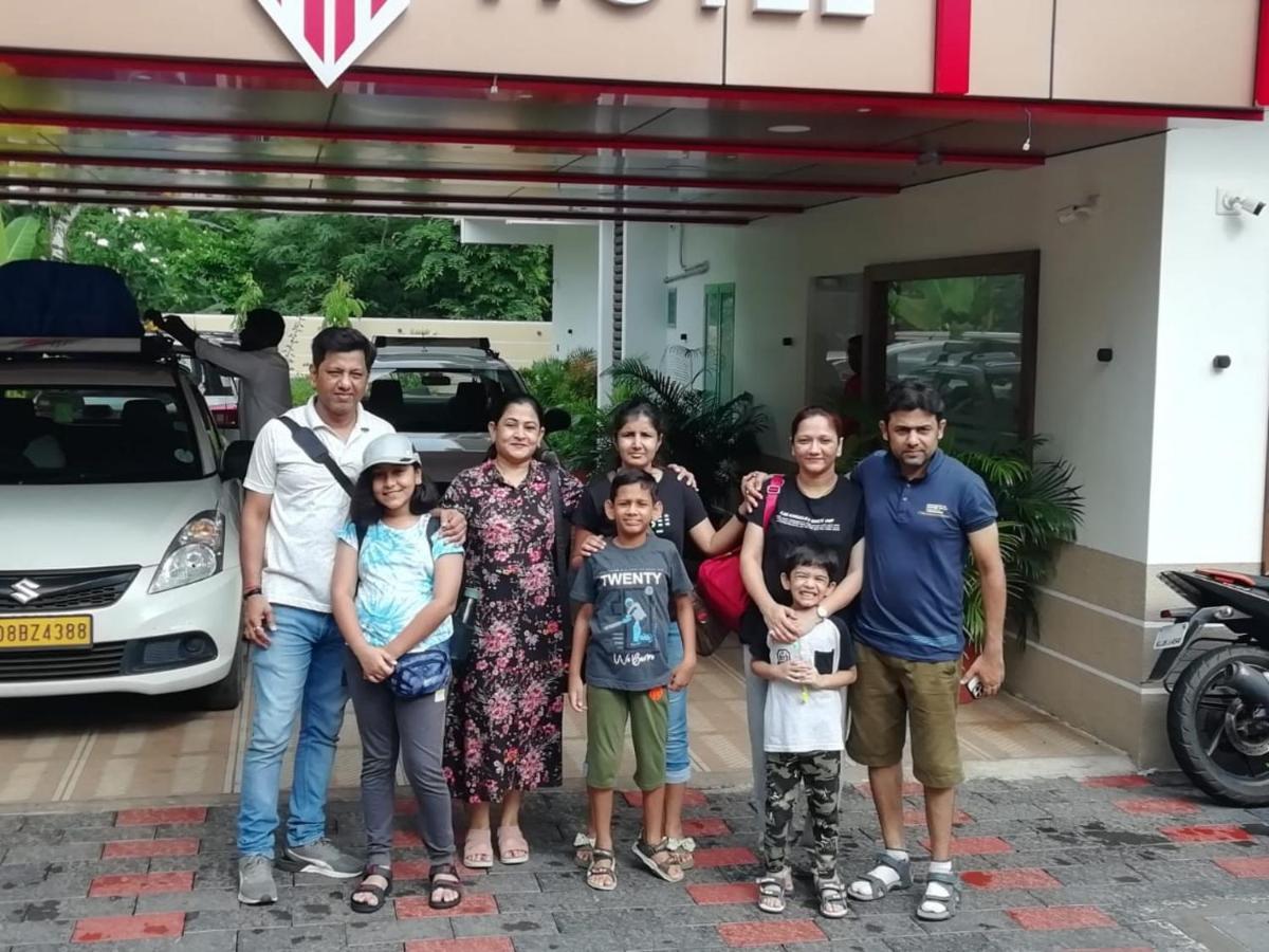 Marina Suites Airport Hotel Kochi 외부 사진