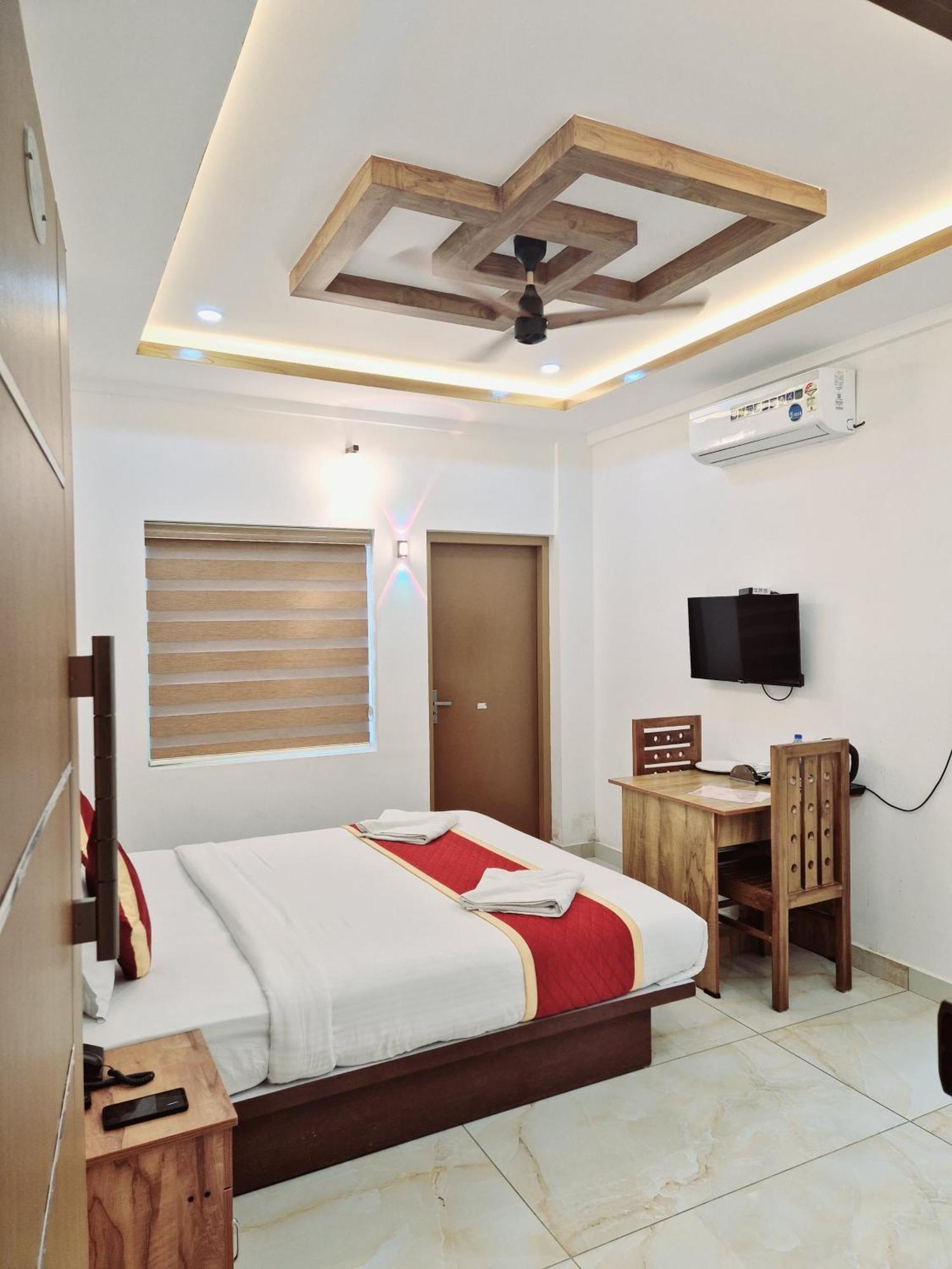 Marina Suites Airport Hotel Kochi 외부 사진