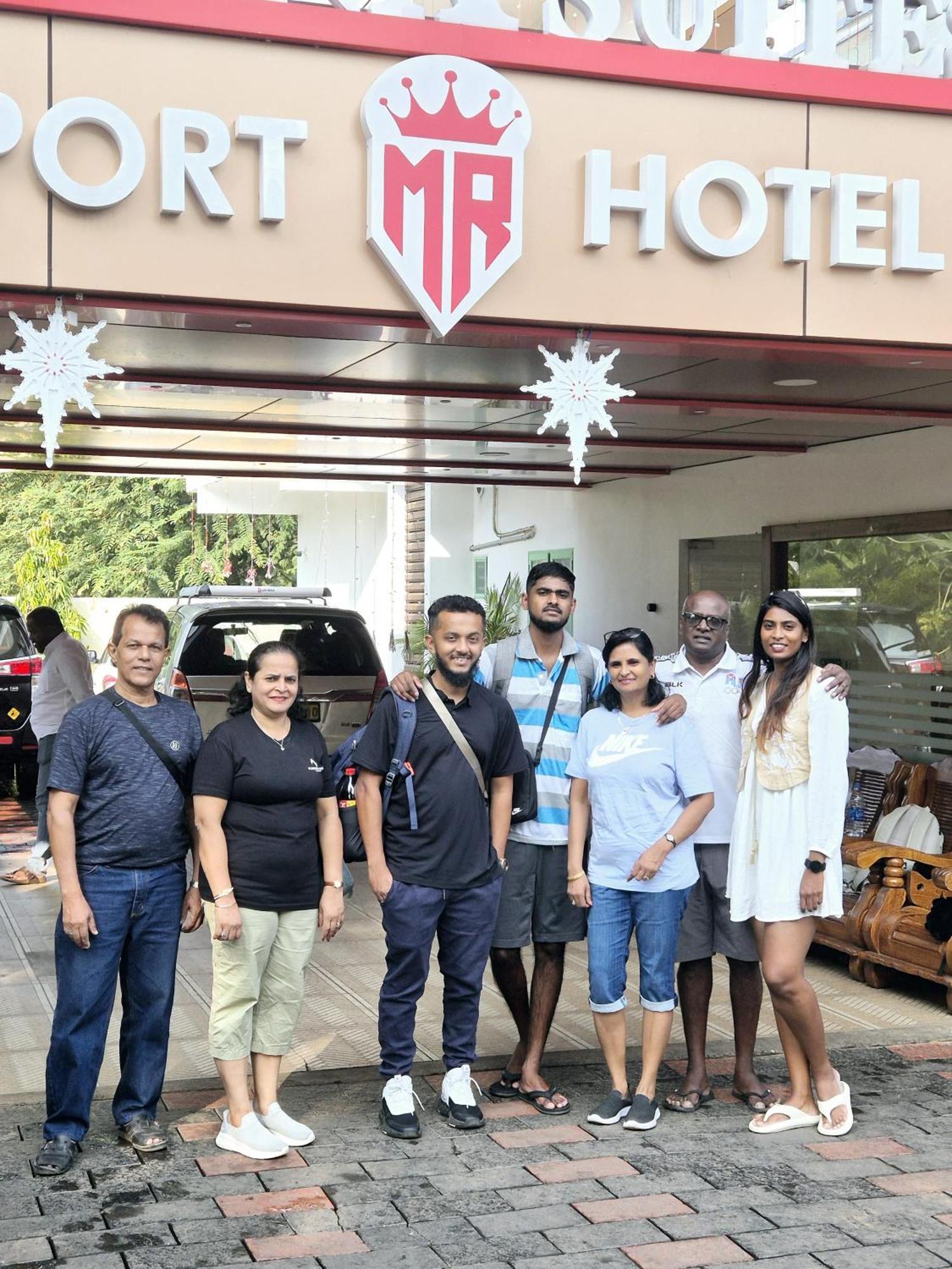 Marina Suites Airport Hotel Kochi 외부 사진